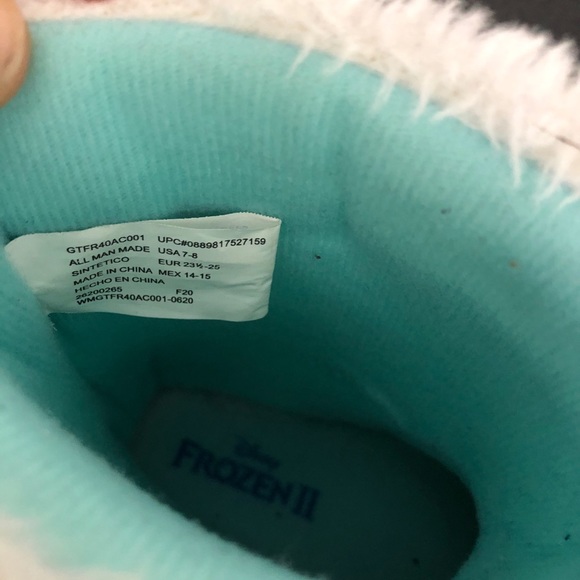 Toddler Elsa and Anna slippers - Picture 3 of 4